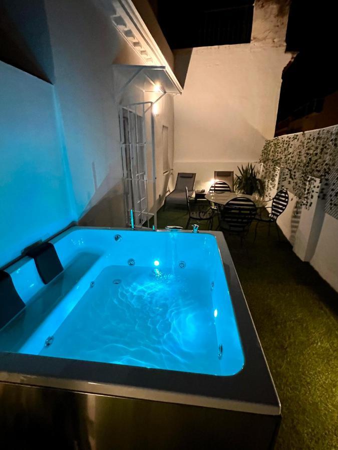 Downtown Apartment With Private Terrace & Jacuzzi إشبيلية المظهر الخارجي الصورة